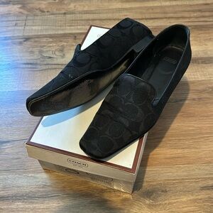Coach logo black loafer size 7